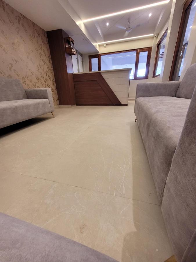 Hotel Ananda Kashi Варанаси Екстериор снимка