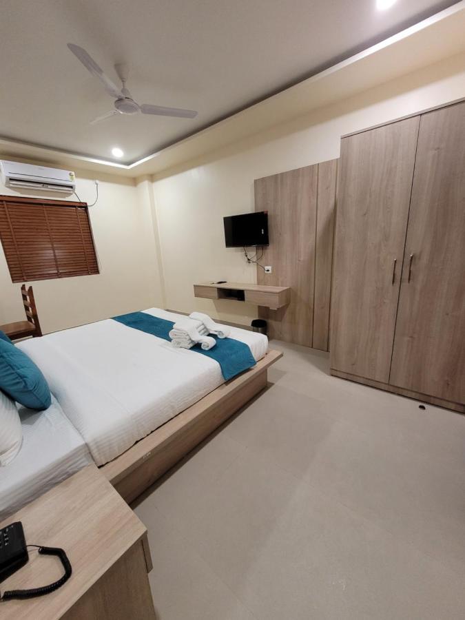 Hotel Ananda Kashi Варанаси Екстериор снимка