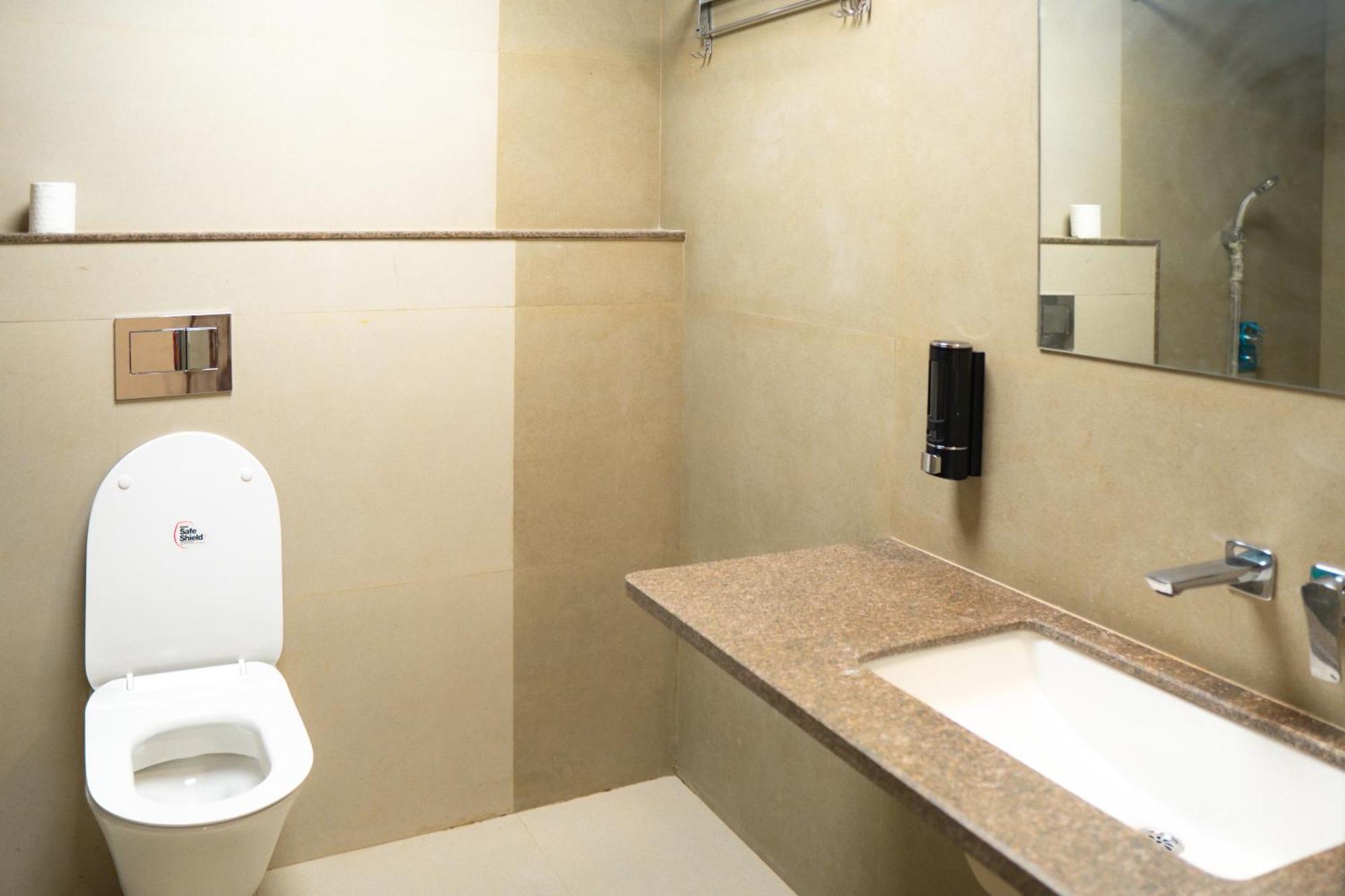 Hotel Ananda Kashi Варанаси Екстериор снимка