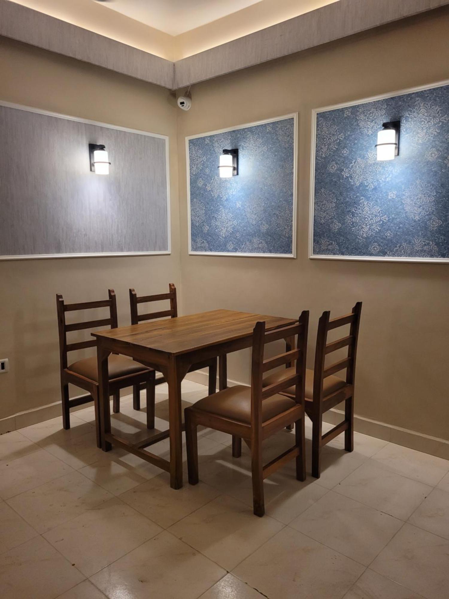 Hotel Ananda Kashi Варанаси Екстериор снимка