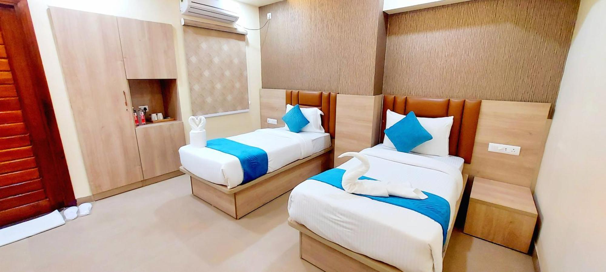 Hotel Ananda Kashi Варанаси Екстериор снимка
