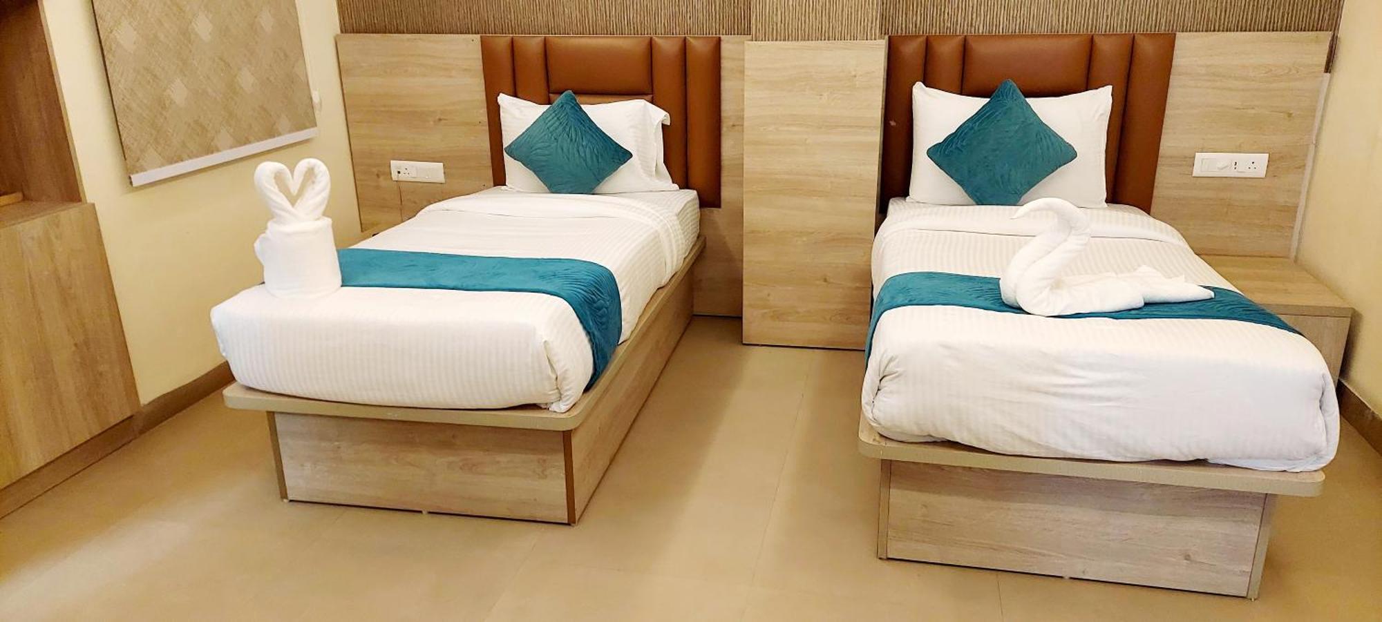 Hotel Ananda Kashi Варанаси Екстериор снимка